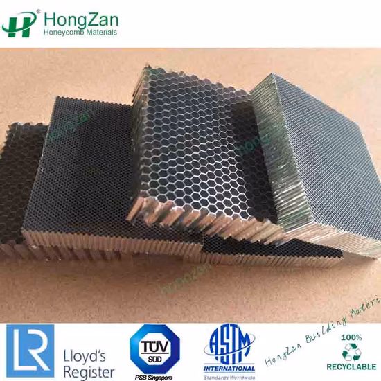 В дверной панели использован устойчивый к коррозии алюминиевый сотовый заполнитель.